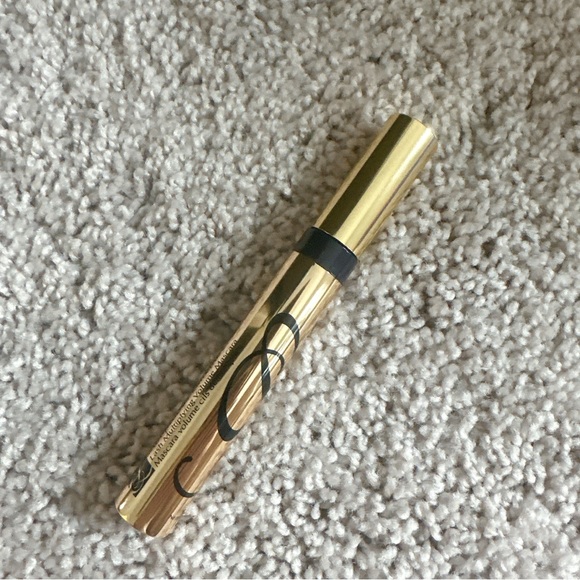 One Estee Lauder Mascara Extreme - Picture 2 of 2